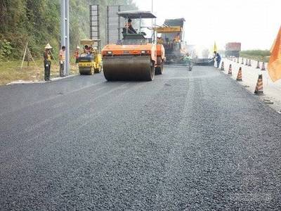 科學(xué)養(yǎng)護(hù)瀝青道路 工程管理視角下的行車(chē)安全保障策略